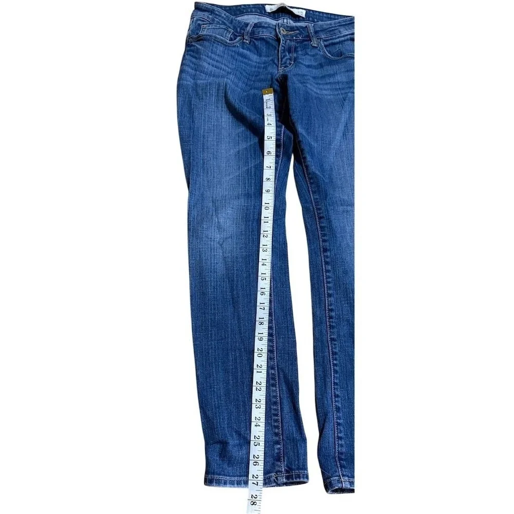 Abercrombie & Fitch Women's Straight Jeans Size 2 Blue Medium Wash 26x31 Y2K‎